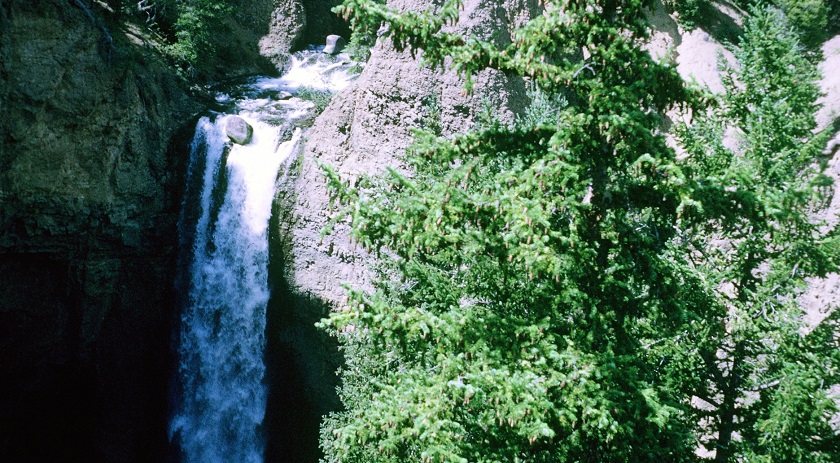 A waterfall set was often used in a number of episodes on the Laramie TV series